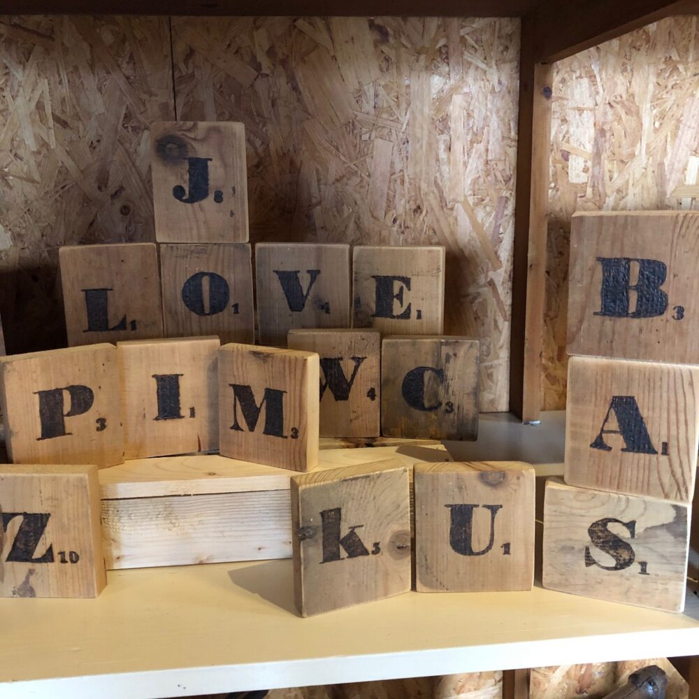 Cursus laten we het doen afschaffen Scrabble letters van hout - elkedaggroener